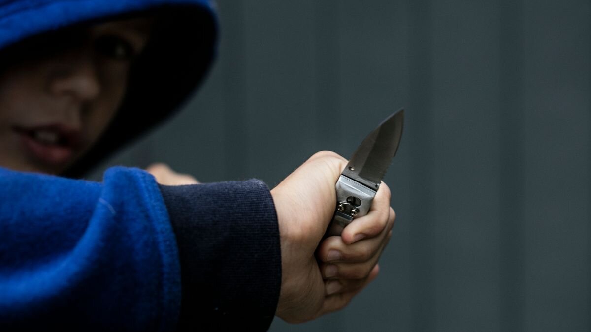 knife-attack-self-defense